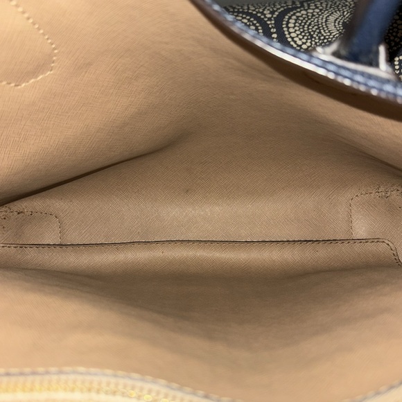 Michael Kors Mercer Large Pebbled Leather Accordion Tote Bag - Picture 9 of 13